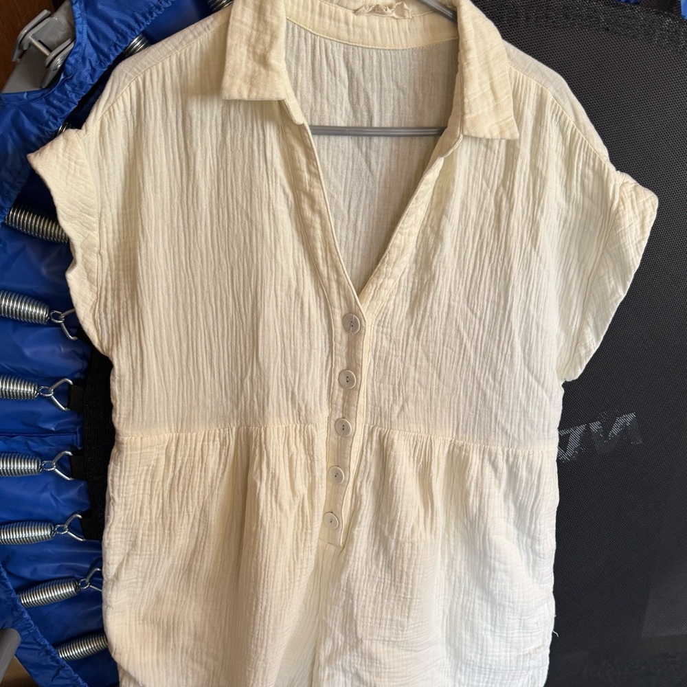 entro Cream Button-Front Gauze Romper